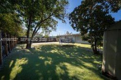 Villa ou maison à vendre à North Miami, Floride: 4 chambres, 152.36 m2 № 2063287 - photo 23