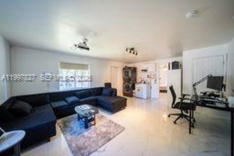 Villa ou maison à vendre à North Miami, Floride: 4 chambres, 152.36 m2 № 2063287 - photo 25