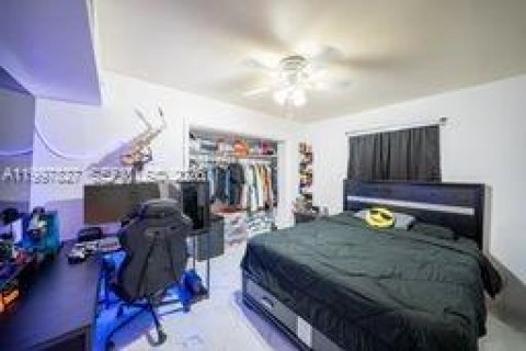 Villa ou maison à vendre à North Miami, Floride: 4 chambres, 152.36 m2 № 2063287 - photo 8
