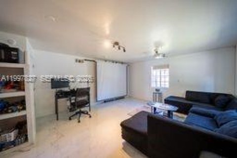 Villa ou maison à vendre à North Miami, Floride: 4 chambres, 152.36 m2 № 2063287 - photo 24