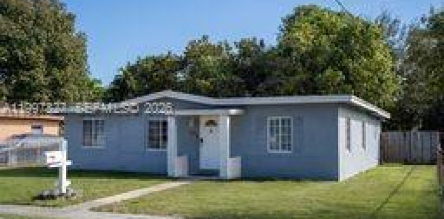 Villa ou maison à North Miami, Floride 4 chambres, 152.36 m2 № 2063287