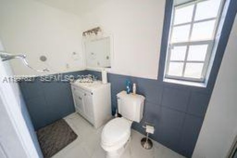 Villa ou maison à vendre à North Miami, Floride: 4 chambres, 152.36 m2 № 2063287 - photo 27