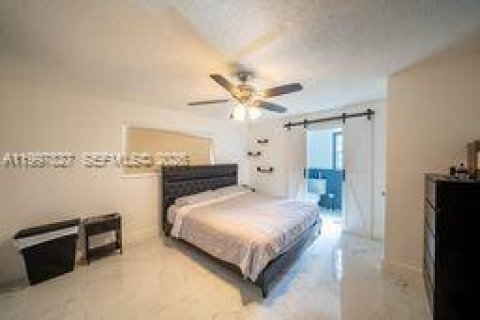 Villa ou maison à vendre à North Miami, Floride: 4 chambres, 152.36 m2 № 2063287 - photo 26