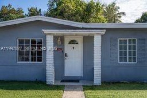 Villa ou maison à vendre à North Miami, Floride: 4 chambres, 152.36 m2 № 2063287 - photo 29