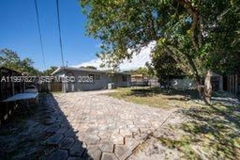 Villa ou maison à vendre à North Miami, Floride: 4 chambres, 152.36 m2 № 2063287 - photo 21