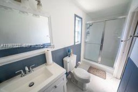 Villa ou maison à vendre à North Miami, Floride: 4 chambres, 152.36 m2 № 2063287 - photo 28