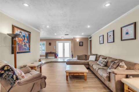 Купить виллу или дом в Майами, Флорида 4 спальни, 291.25м2, № 1986424 - фото 16