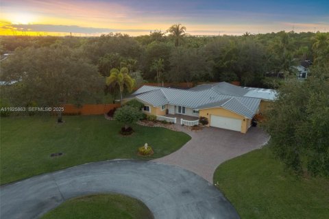 Купить виллу или дом в Майами, Флорида 4 спальни, 291.25м2, № 1986424 - фото 1