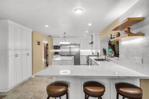 Купить виллу или дом в Майами, Флорида 4 спальни, 291.25м2, № 1986424 - фото 12