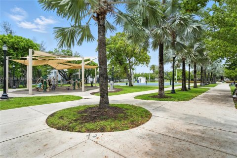 Condo in Miami Beach, Florida, 2 bedrooms  № 1727946 - photo 19