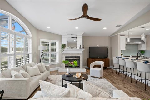 House in Saint Petersburg, Florida 4 bedrooms, 242.29 sq.m. № 2201605 - photo 12