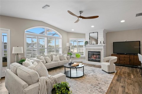 House in Saint Petersburg, Florida 4 bedrooms, 242.29 sq.m. № 2201605 - photo 10