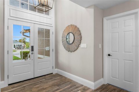House in Saint Petersburg, Florida 4 bedrooms, 242.29 sq.m. № 2201605 - photo 5