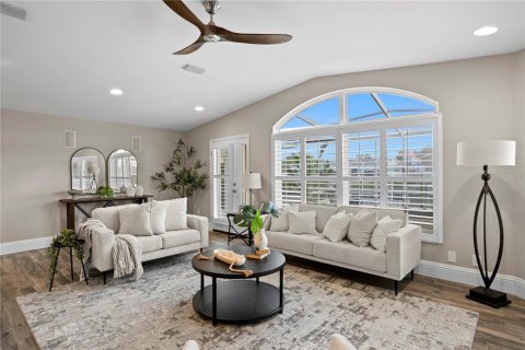 House in Saint Petersburg, Florida 4 bedrooms, 242.29 sq.m. № 2201605 - photo 14