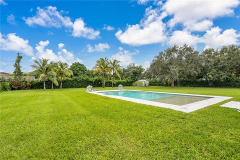 Casa en venta en Miami, Florida, 5 dormitorios, 290.41 m2 № 1895935 - foto 8