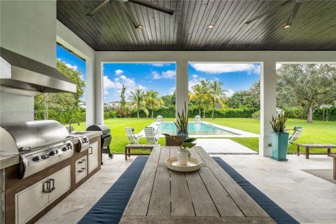 Casa en venta en Miami, Florida, 5 dormitorios, 290.41 m2 № 1895935 - foto 16