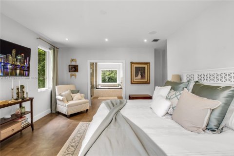 Casa en venta en Miami, Florida, 5 dormitorios, 290.41 m2 № 1895935 - foto 23