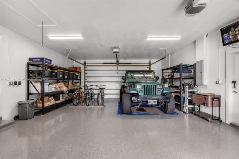 Casa en venta en Miami, Florida, 5 dormitorios, 290.41 m2 № 1895935 - foto 14