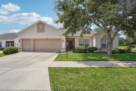Casa en venta en Leesburg, Florida, 3 dormitorios, 179.77 m2 № 1835292 - foto 1