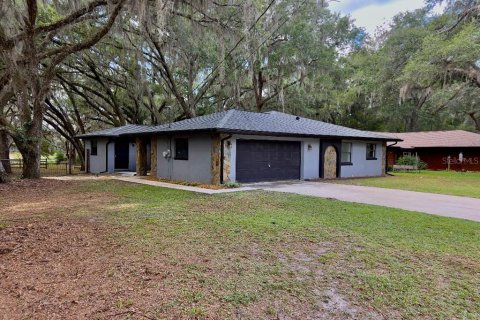 House in Dunnellon, Florida 4 bedrooms, 176.51 sq.m. № 2224610 - photo 3