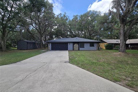 House in Dunnellon, Florida 4 bedrooms, 176.51 sq.m. № 2224610 - photo 2