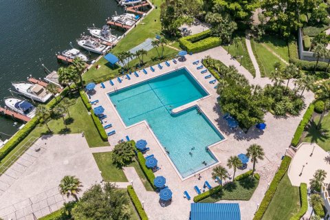 Condominio en venta en Hallandale Beach, Florida, 2 dormitorios, 130.06 m2 № 2023555 - foto 3