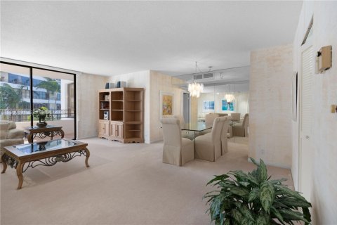 Condominio en venta en Hallandale Beach, Florida, 2 dormitorios, 130.06 m2 № 2023555 - foto 12