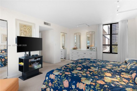 Condominio en venta en Hallandale Beach, Florida, 2 dormitorios, 130.06 m2 № 2023555 - foto 25
