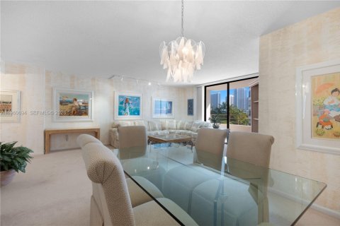 Condominio en venta en Hallandale Beach, Florida, 2 dormitorios, 130.06 m2 № 2023555 - foto 16