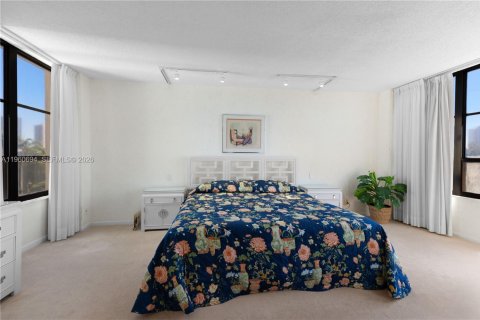 Condominio en venta en Hallandale Beach, Florida, 2 dormitorios, 130.06 m2 № 2023555 - foto 22