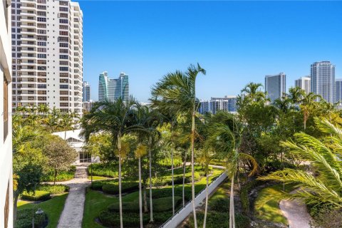 Condominio en venta en Hallandale Beach, Florida, 2 dormitorios, 130.06 m2 № 2023555 - foto 7