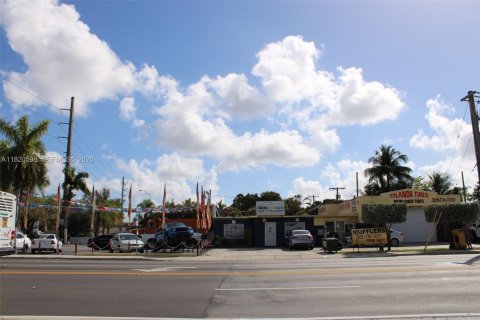 Commercial property in Hialeah, Florida № 2080102 - photo 4