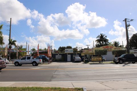 Commercial property in Hialeah, Florida № 2080102 - photo 2