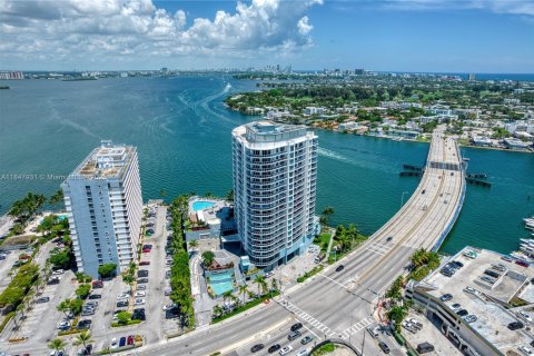 Купить кондоминиум в Норт-Бей-Виллидж, Флорида 2 спальни, 113.43м2, № 2015875 - фото 3