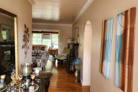 House in Miami, Florida 3 bedrooms, 115.29 sq.m. № 1878947 - photo 6