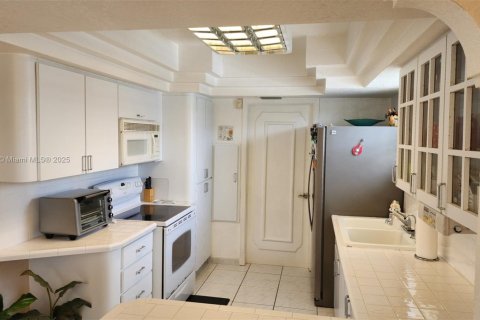 House in Miami, Florida 3 bedrooms, 115.29 sq.m. № 1878947 - photo 8