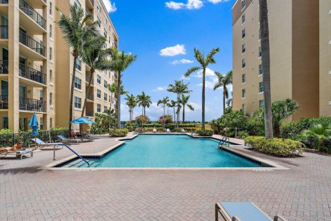 Condo in West Palm Beach, Florida, 3 bedrooms № 2263550 - photo 22