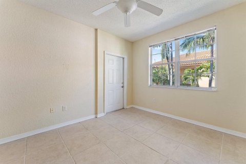 Condo in West Palm Beach, Florida, 3 bedrooms № 2263550 - photo 19