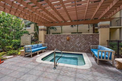 Condo in West Palm Beach, Florida, 3 bedrooms № 2263550 - photo 23