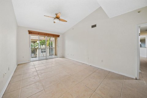 Condo in West Palm Beach, Florida, 3 bedrooms № 2263550 - photo 11