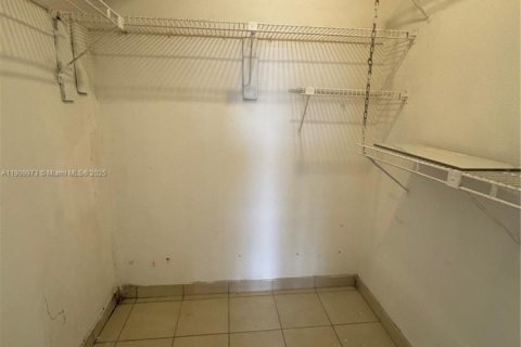 Condominio en alquiler en Miami Gardens, Florida, 2 dormitorios, 94.02 m2 № 1969193 - foto 8