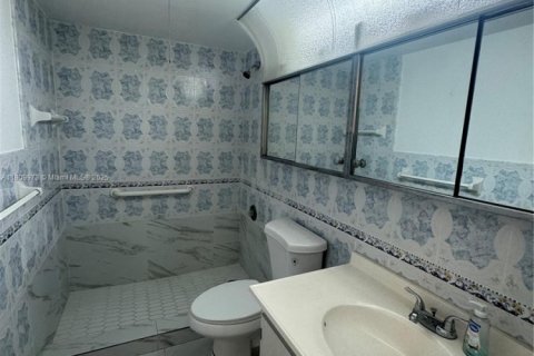 Condominio en alquiler en Miami Gardens, Florida, 2 dormitorios, 94.02 m2 № 1969193 - foto 11