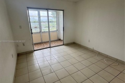 Condominio en alquiler en Miami Gardens, Florida, 2 dormitorios, 94.02 m2 № 1969193 - foto 6