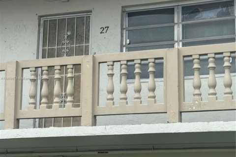 Condominio en alquiler en Miami Gardens, Florida, 2 dormitorios, 94.02 m2 № 1969193 - foto 1