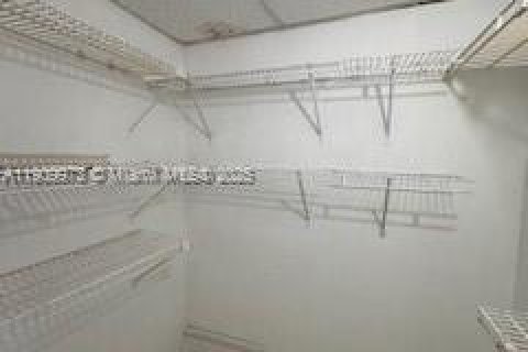 Condominio en alquiler en Miami Gardens, Florida, 2 dormitorios, 94.02 m2 № 1969193 - foto 16