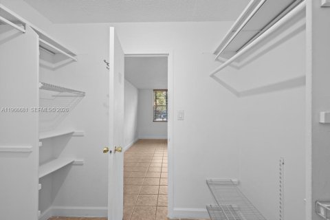 Снять в аренду кондоминиум в Норт-Майами, Флорида 2 спальни, 95.04м2, № 2028835 - фото 25