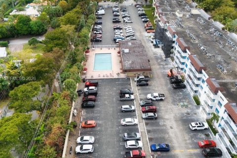 Снять в аренду кондоминиум в Норт-Майами, Флорида 2 спальни, 95.04м2, № 2028835 - фото 4