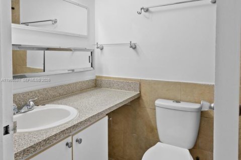 Снять в аренду кондоминиум в Норт-Майами, Флорида 2 спальни, 95.04м2, № 2028835 - фото 19