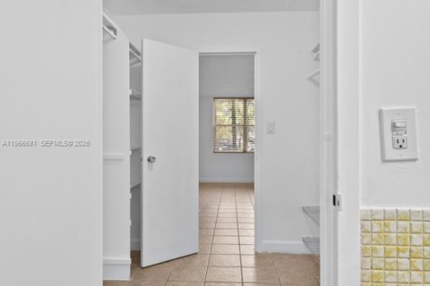 Снять в аренду кондоминиум в Норт-Майами, Флорида 2 спальни, 95.04м2, № 2028835 - фото 28