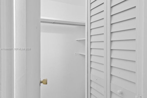 Снять в аренду кондоминиум в Норт-Майами, Флорида 2 спальни, 95.04м2, № 2028835 - фото 14